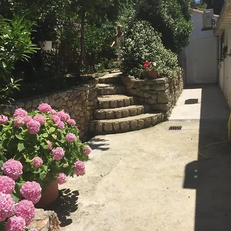 Guest house And Sveti Jakov 3*